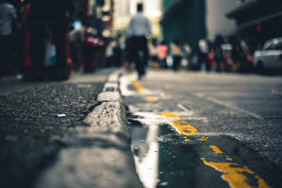 Free Image of Urban Street With Yellow Line 