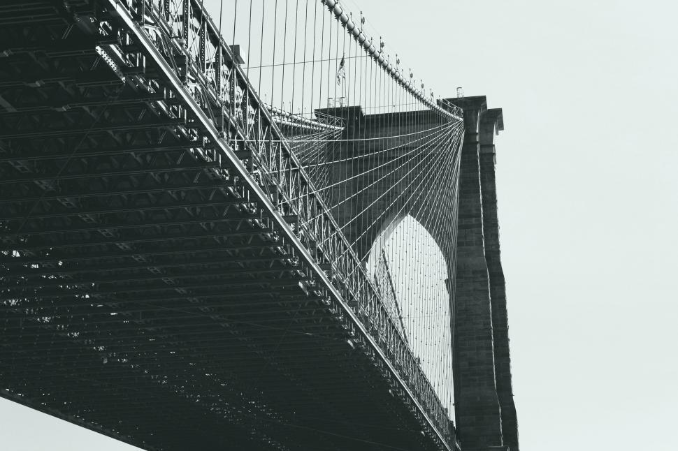 Free Image of Monochrome View of the Brooklyn Bridge 