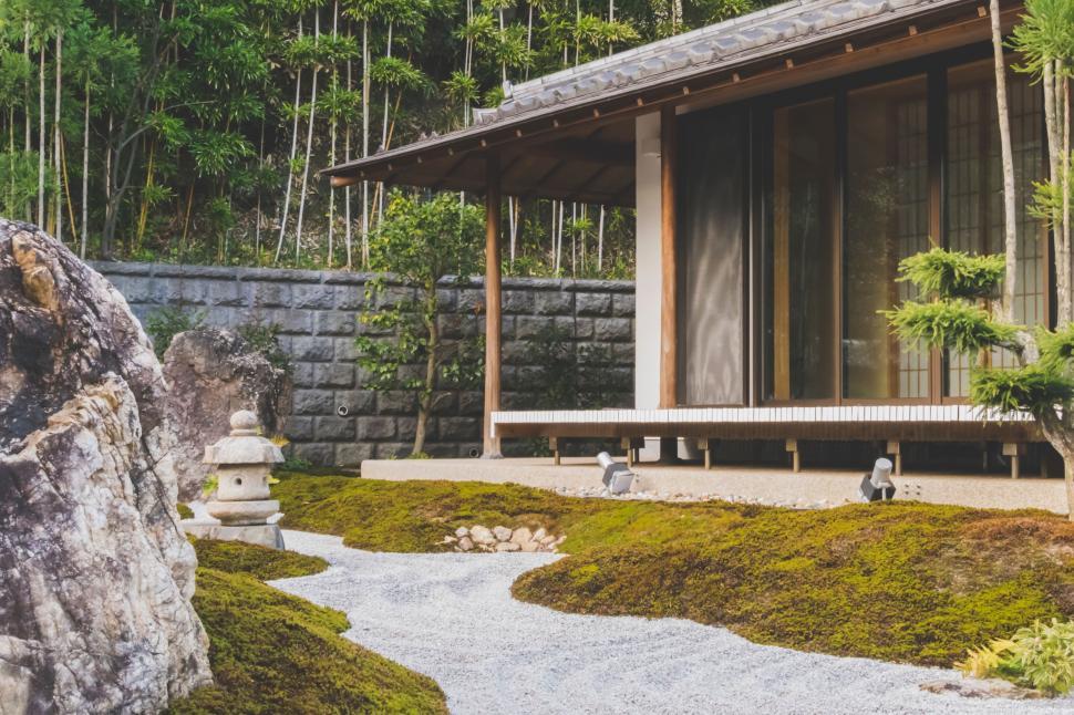 Free Image of Japanese Garden With Moss-Covered Rocks 
