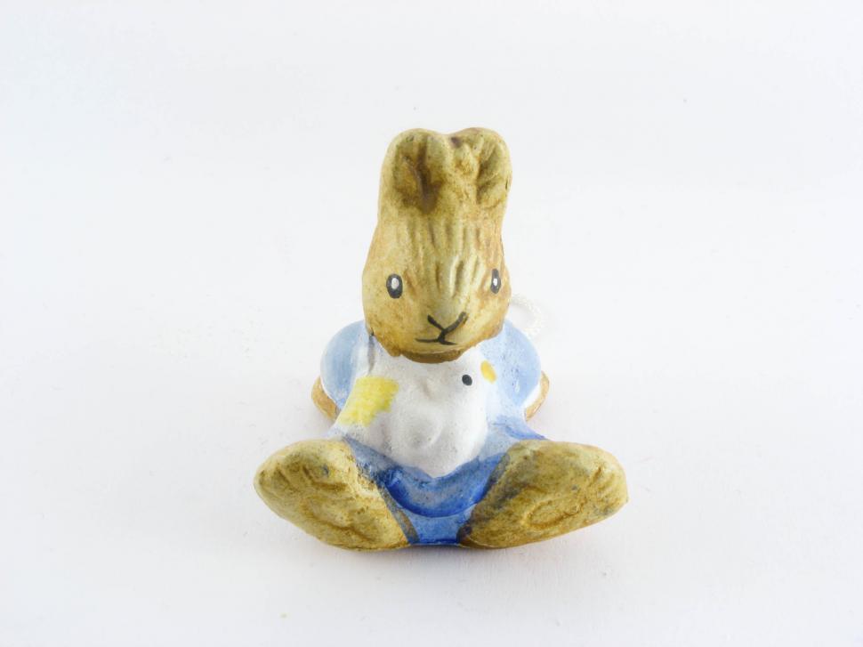 Free Image of ceramic figurine 