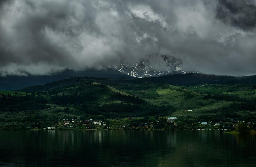 Free Image of Lake With Mountain in Background 