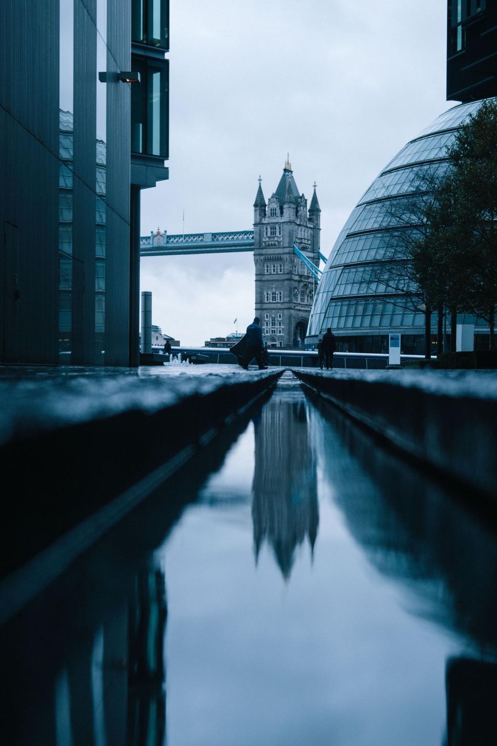 Free Image of Tower Bridge Reflects in Water 