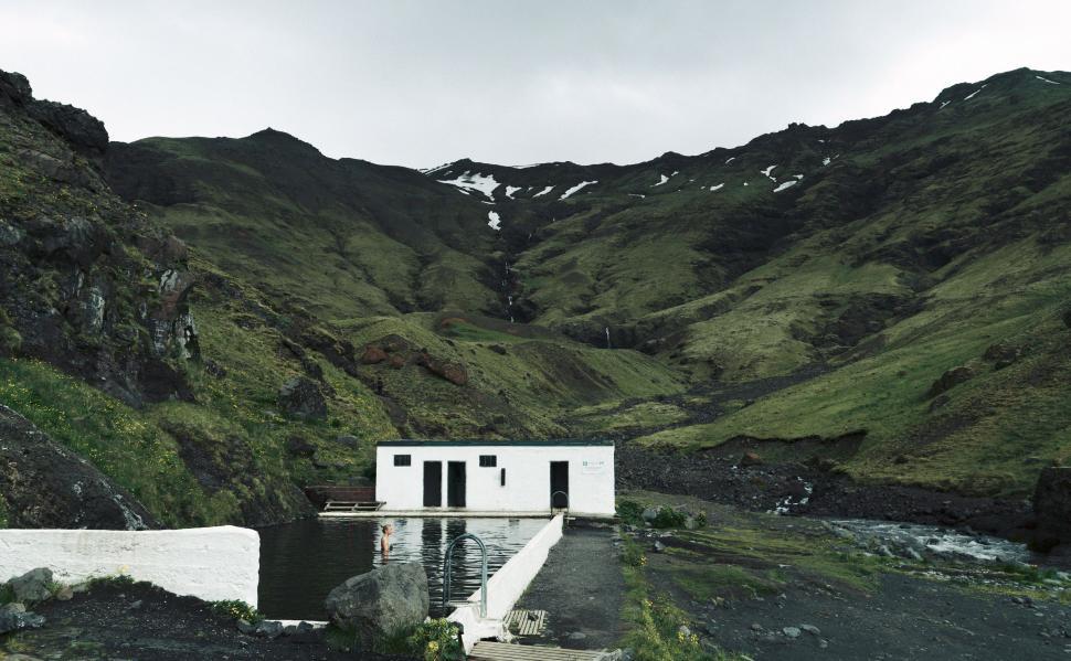 Free Image of House in the Mountains 