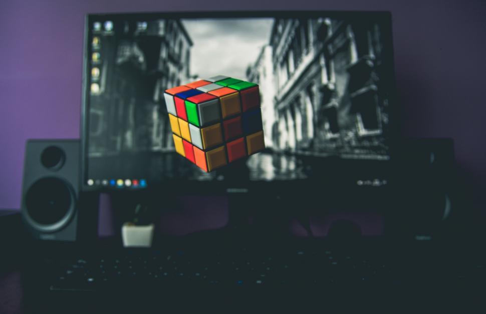 Free Image of Computer Screen Displaying Rubik Cube 