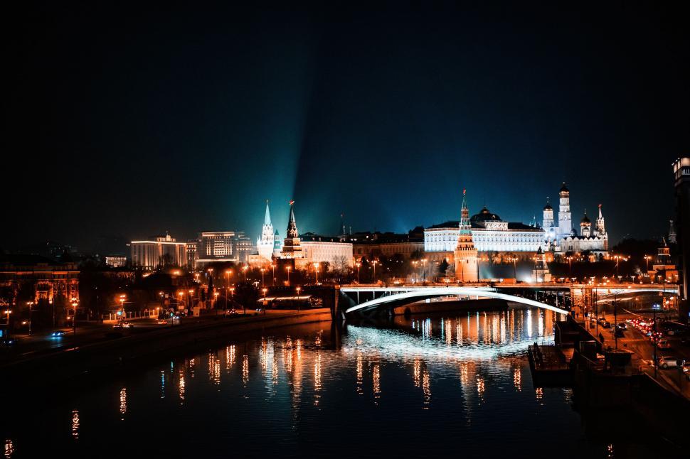 Free Image of Urban Night Scene With Bridge Over River 