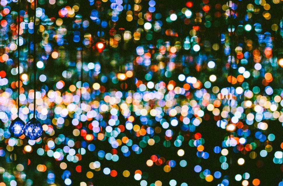 Free Image of Blurry Lights in a Cluster 