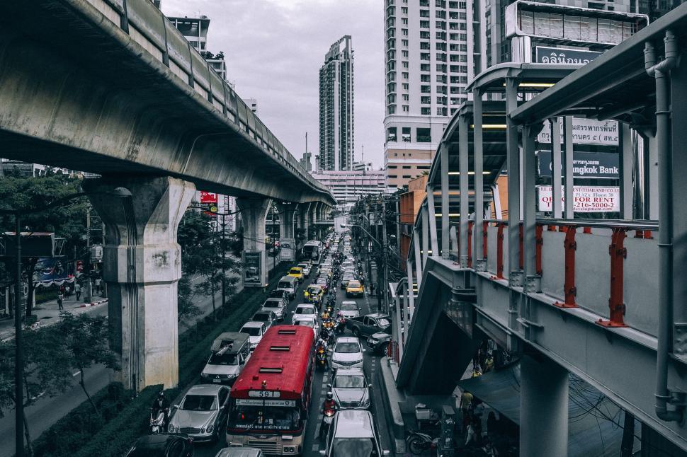 Free Image of Bustling City Street Filled With Traffic 